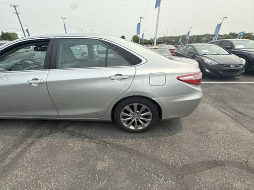 2016 Toyota Camry Hybrid XLE