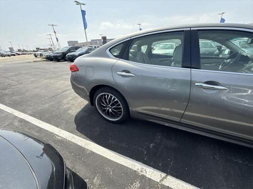 2012 INFINITI M56x Base