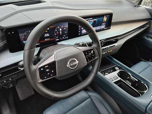 Aurora Blue Pearl Metallic/Super Black 2025 Nissan Murano Platinum