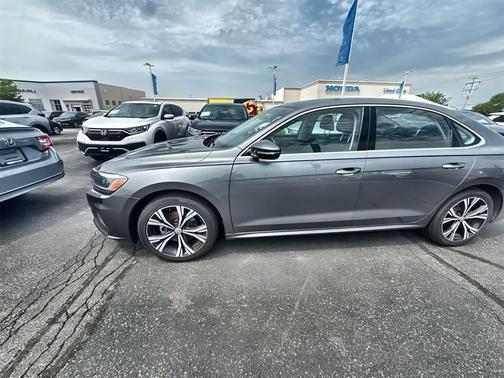 2022 Volkswagen Passat 2.0T SE