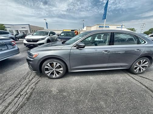 2022 Volkswagen Passat 2.0T SE