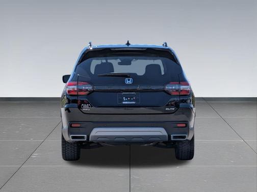 Crystal Black Pearl 2023 Honda Pilot AWD Elite