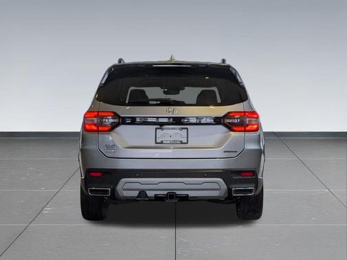 Lunar Silver Metallic 2024 Honda Pilot Touring 8-Passenger