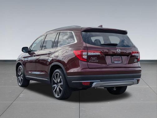 2022 Honda Pilot Touring 8-Passenger