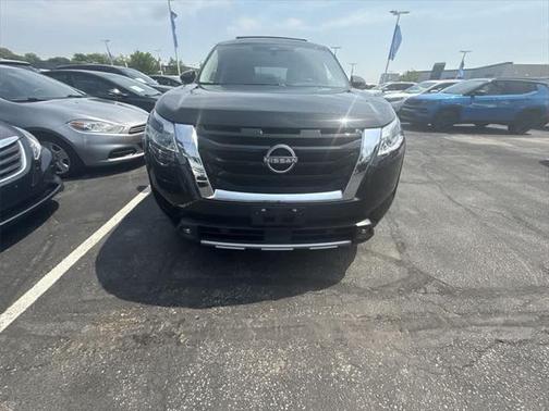 2022 Nissan Pathfinder SL 4WD