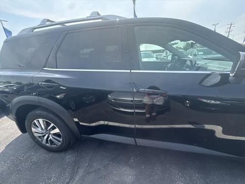2022 Nissan Pathfinder SL 4WD
