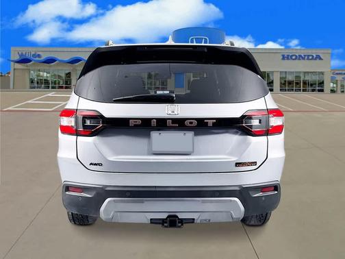 Solar Silver Metallic 2026 Honda Pilot TrailSport