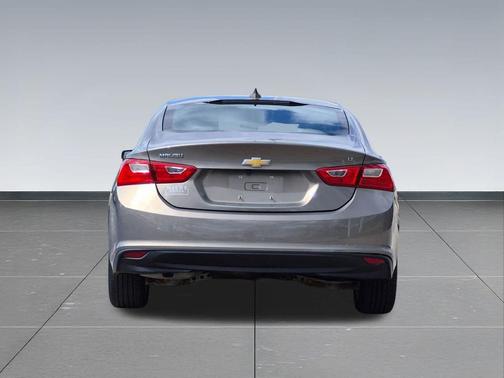 Pepperdust Metallic 2018 Chevrolet Malibu LT