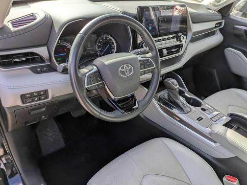 2021 Toyota Highlander Hybrid Limited