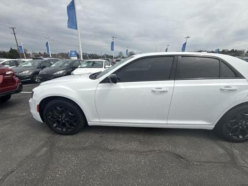 2022 Chrysler 300 Touring