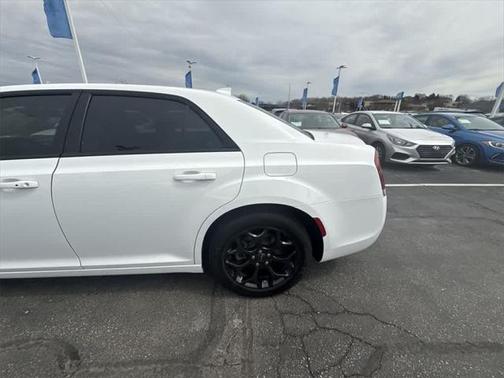 2022 Chrysler 300 Touring