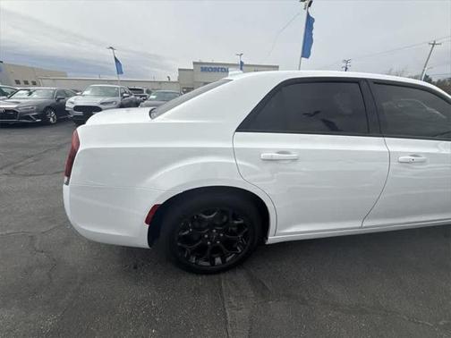 2022 Chrysler 300 Touring