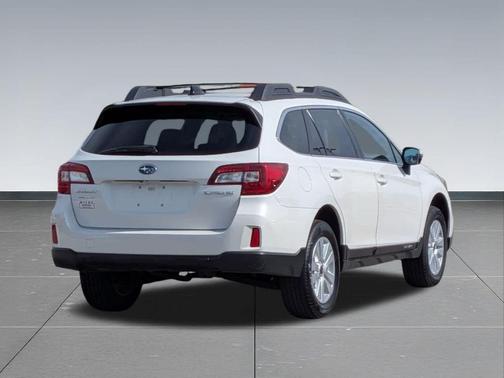 Crystal White Pearl 2016 Subaru Outback 2.5i Premium