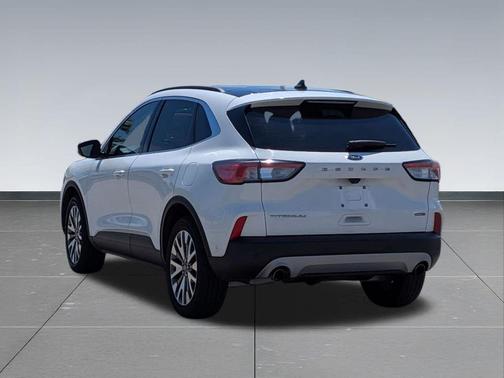 Star White Metallic Tri-Coat 2020 Ford Escape Titanium