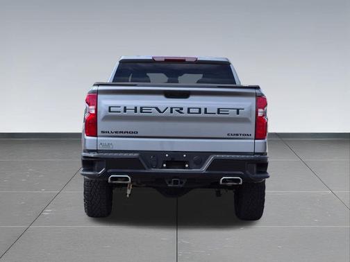 Sterling Gray Metallic 2025 Chevrolet Silverado 1500 Custom Trail Boss