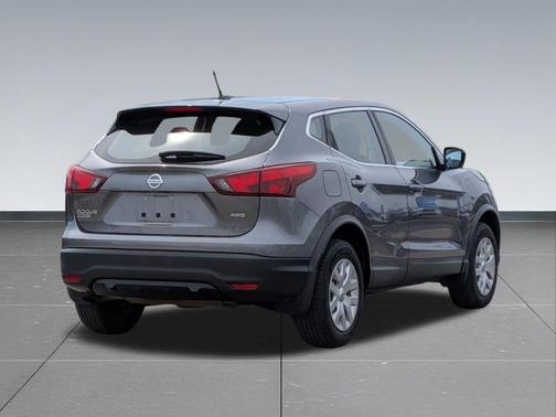 Gun Metallic 2019 Nissan Rogue Sport S