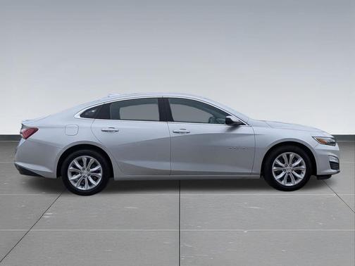 Silver Ice Metallic 2020 Chevrolet Malibu FWD LT