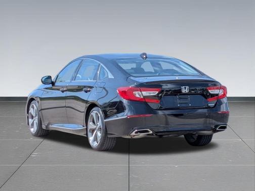 Crystal Black Pearl 2018 Honda Accord Touring