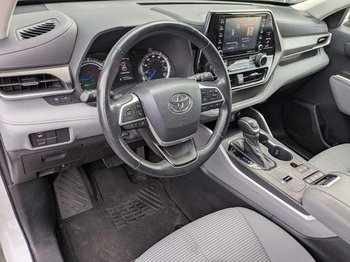2022 Toyota Highlander Hybrid LE