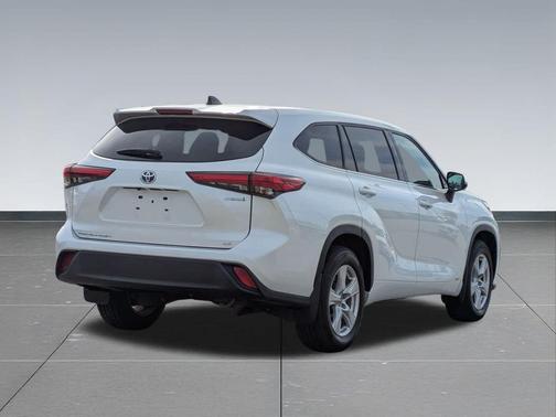 2022 Toyota Highlander Hybrid LE