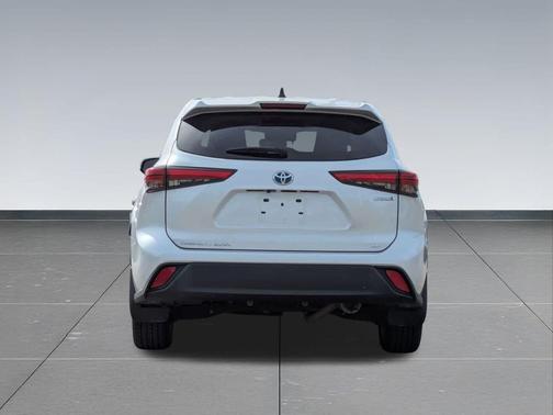 2022 Toyota Highlander Hybrid LE