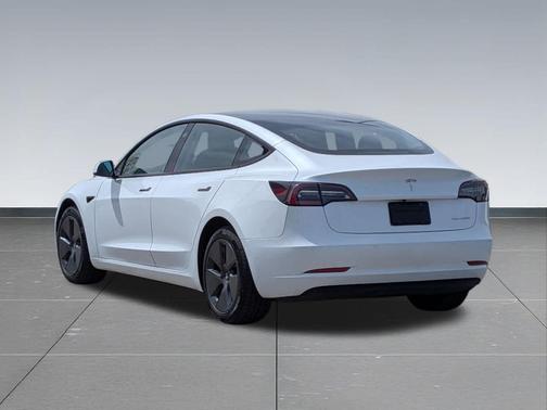 Pearl White Multi-Coat 2022 Tesla Model 3 Long Range
