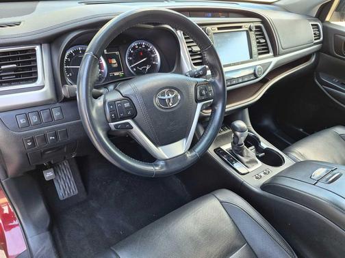 Ooh La La Rouge Mica 2017 Toyota Highlander Limited