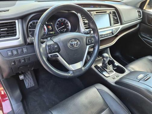 Ooh La La Rouge Mica 2017 Toyota Highlander Limited