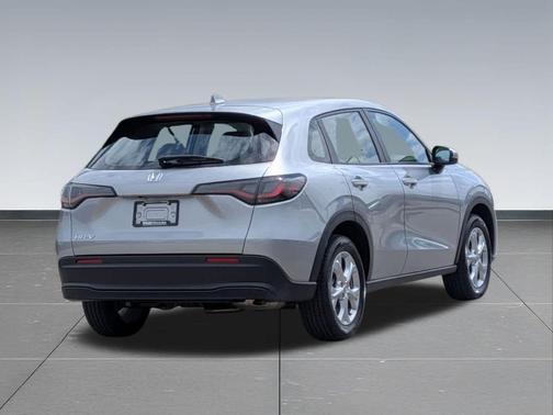 Lunar Silver Metallic 2025 Honda HR-V LX