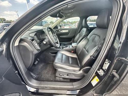 2019 Volvo XC40 T4 Momentum