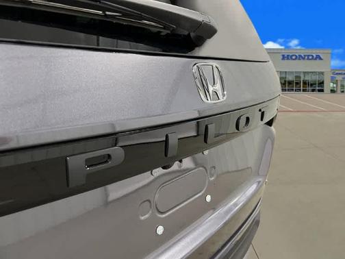 2025 Honda Pilot Touring 8-Passenger