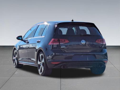 2016 Volkswagen Golf GTI 2.0T SE 4-Door