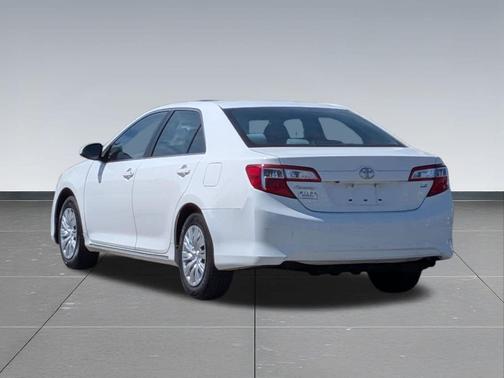 Super White 2014 Toyota Camry LE