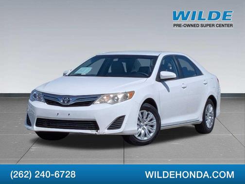 Super White 2014 Toyota Camry LE