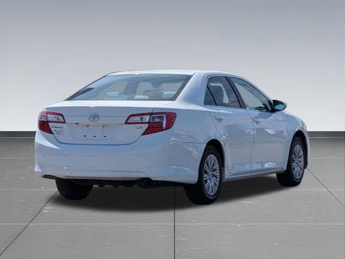 Super White 2014 Toyota Camry LE