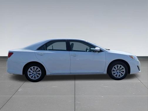 Super White 2014 Toyota Camry LE