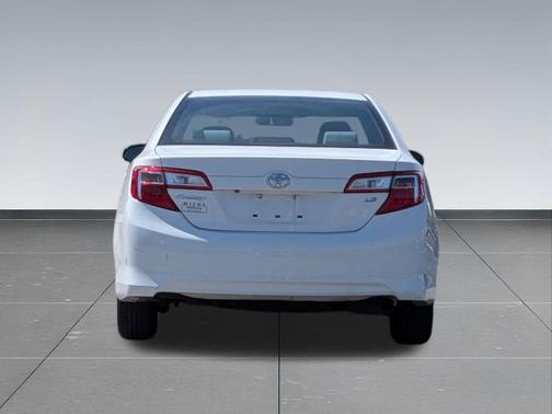 Super White 2014 Toyota Camry LE