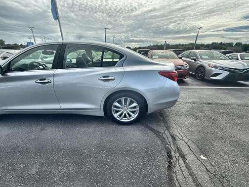 2015 INFINITI Q50 Premium
