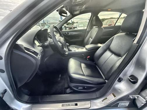 2015 INFINITI Q50 Premium