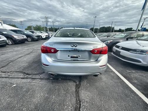 2015 INFINITI Q50 Premium