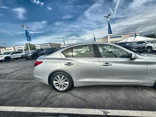 2015 INFINITI Q50 Premium