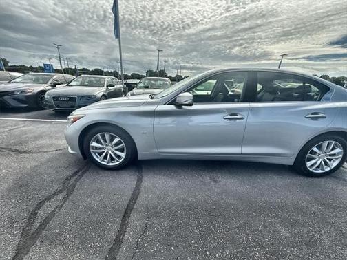 2015 INFINITI Q50 Premium