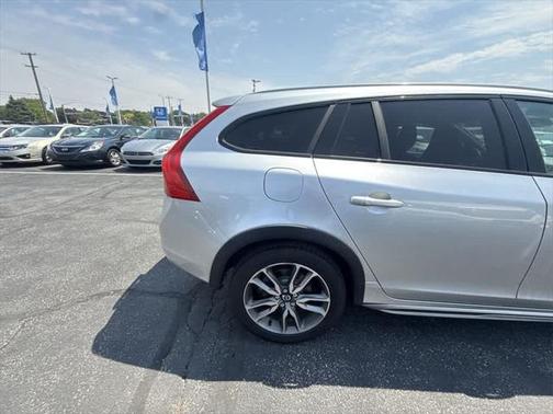 2015 Volvo V60 Cross Country T5