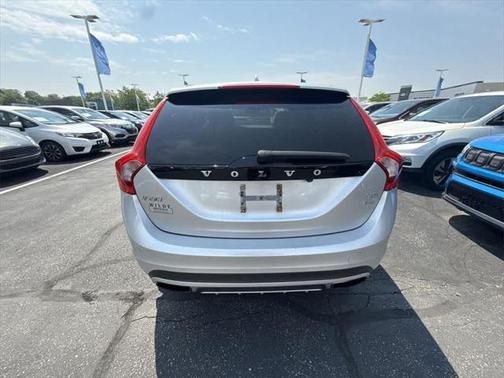 2015 Volvo V60 Cross Country T5