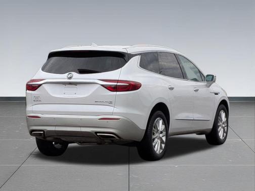 White Frost Tricoat 2018 Buick Enclave Essence