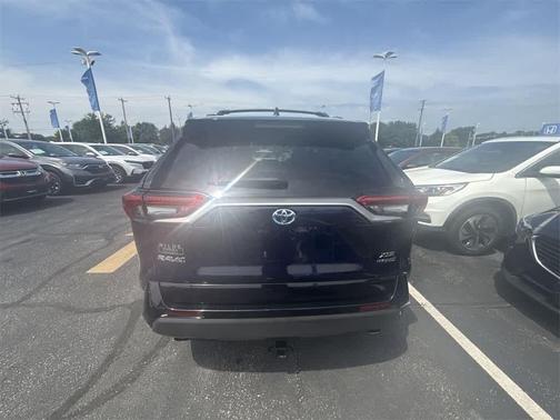 2021 Toyota RAV4 Hybrid SE
