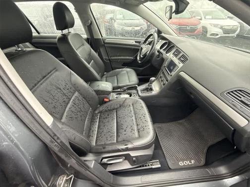 2017 Volkswagen Golf TSI S 4-Door