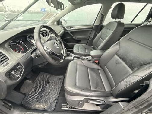 2017 Volkswagen Golf TSI S 4-Door