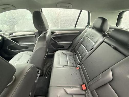 2017 Volkswagen Golf TSI S 4-Door