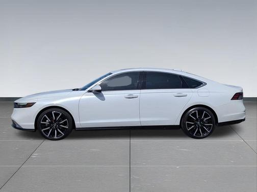 Platinum White Pearl 2023 Honda Accord Hybrid Touring